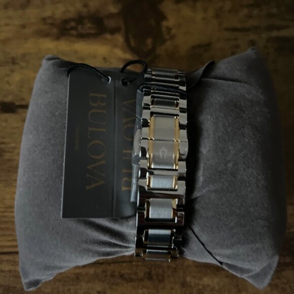 Bulova Women’s 98P186 Marine Star Stainless Steel Watch - Picture 4 of 5